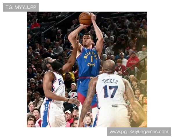 小萨多次创造高位空切,攻势完全打开