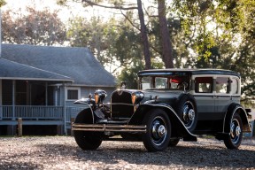 Kaiyun官方登录入口-霍勒迪末节连续命中帮助雄鹿锁定胜局，霍勒迪顶薪续约雄鹿